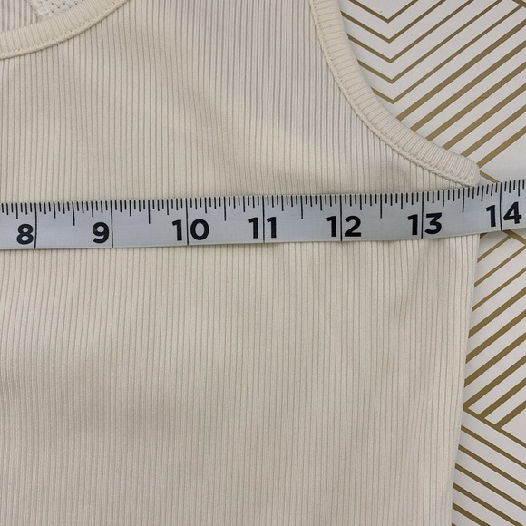 Under armour top - Picture 5 of 8